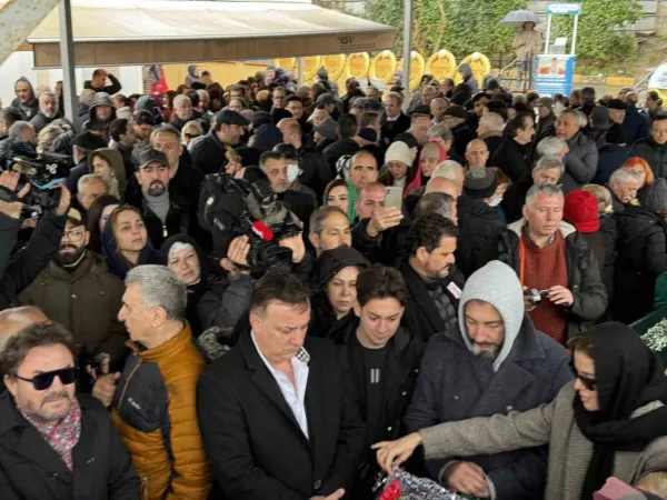 Hayatını kaybeden sanatçı Tanyeli son yolculuğuna uğurlandı –  Ankara Haber